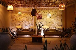 Noah Beach Hotel & Suites