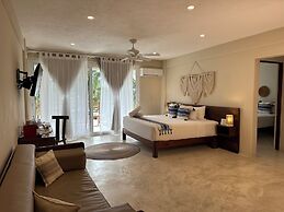 Noah Beach Hotel & Suites