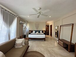 Noah Beach Hotel & Suites