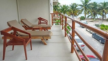 Noah Beach Hotel & Suites