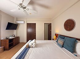 Noah Beach Hotel & Suites