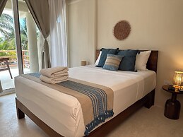 Noah Beach Hotel & Suites