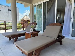 Noah Beach Hotel & Suites