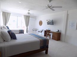 Noah Beach Hotel & Suites