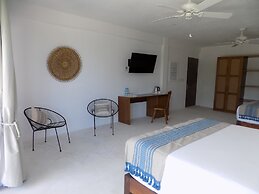 Noah Beach Hotel & Suites
