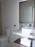 Noah Beach Hotel & Suites