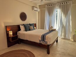 Noah Beach Hotel & Suites