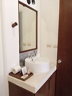 Noah Beach Hotel & Suites