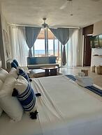 Noah Beach Hotel & Suites