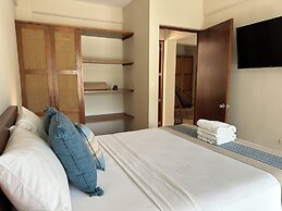 Noah Beach Hotel & Suites