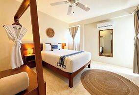 Noah Beach Hotel & Suites