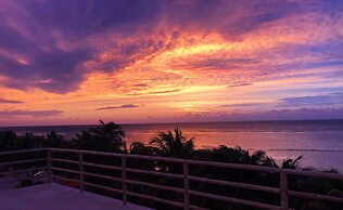 Noah Beach Hotel & Suites