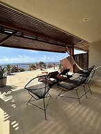 Noah Beach Hotel & Suites