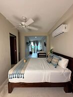 Noah Beach Hotel & Suites