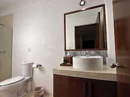 Noah Beach Hotel & Suites