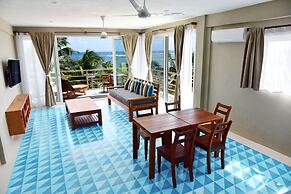 Noah Beach Hotel & Suites