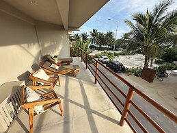 Noah Beach Hotel & Suites