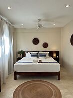 Noah Beach Hotel & Suites