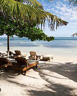 Noah Beach Hotel & Suites