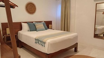 Noah Beach Hotel & Suites