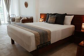 Noah Beach Hotel & Suites