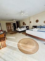 Noah Beach Hotel & Suites