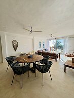 Noah Beach Hotel & Suites