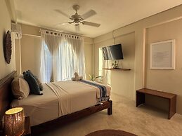 Noah Beach Hotel & Suites