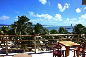 Noah Beach Hotel & Suites