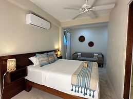 Noah Beach Hotel & Suites