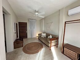 Noah Beach Hotel & Suites