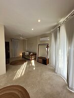 Noah Beach Hotel & Suites