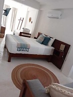 Noah Beach Hotel & Suites