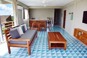 Noah Beach Hotel & Suites