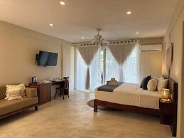 Noah Beach Hotel & Suites