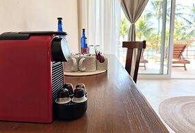 Noah Beach Hotel & Suites
