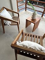 Noah Beach Hotel & Suites