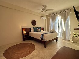 Noah Beach Hotel & Suites