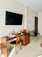 Noah Beach Hotel & Suites