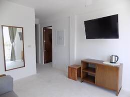 Noah Beach Hotel & Suites