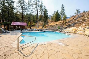 Sleeping Lady Mountain Resort & Spa