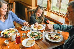 Sleeping Lady Mountain Resort & Spa