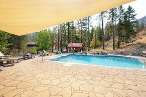 Sleeping Lady Mountain Resort & Spa
