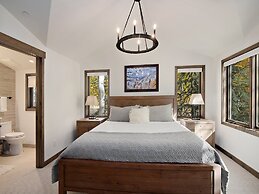 Greenhill Court Chalet