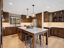 Greenhill Court Chalet