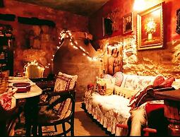 Room for Rent in Beautiful Rural House Ideal for Romantic Getaway