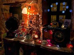 Room for Rent in Beautiful Rural House Ideal for Romantic Getaway
