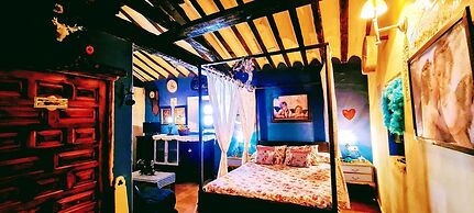 Room for Rent in Beautiful Rural House Ideal for Romantic Getaway