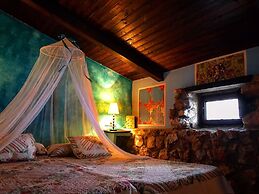 Room for Rent in Beautiful Rural House Ideal for Romantic Getaway