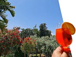 Private Room With Bathroom And Pool